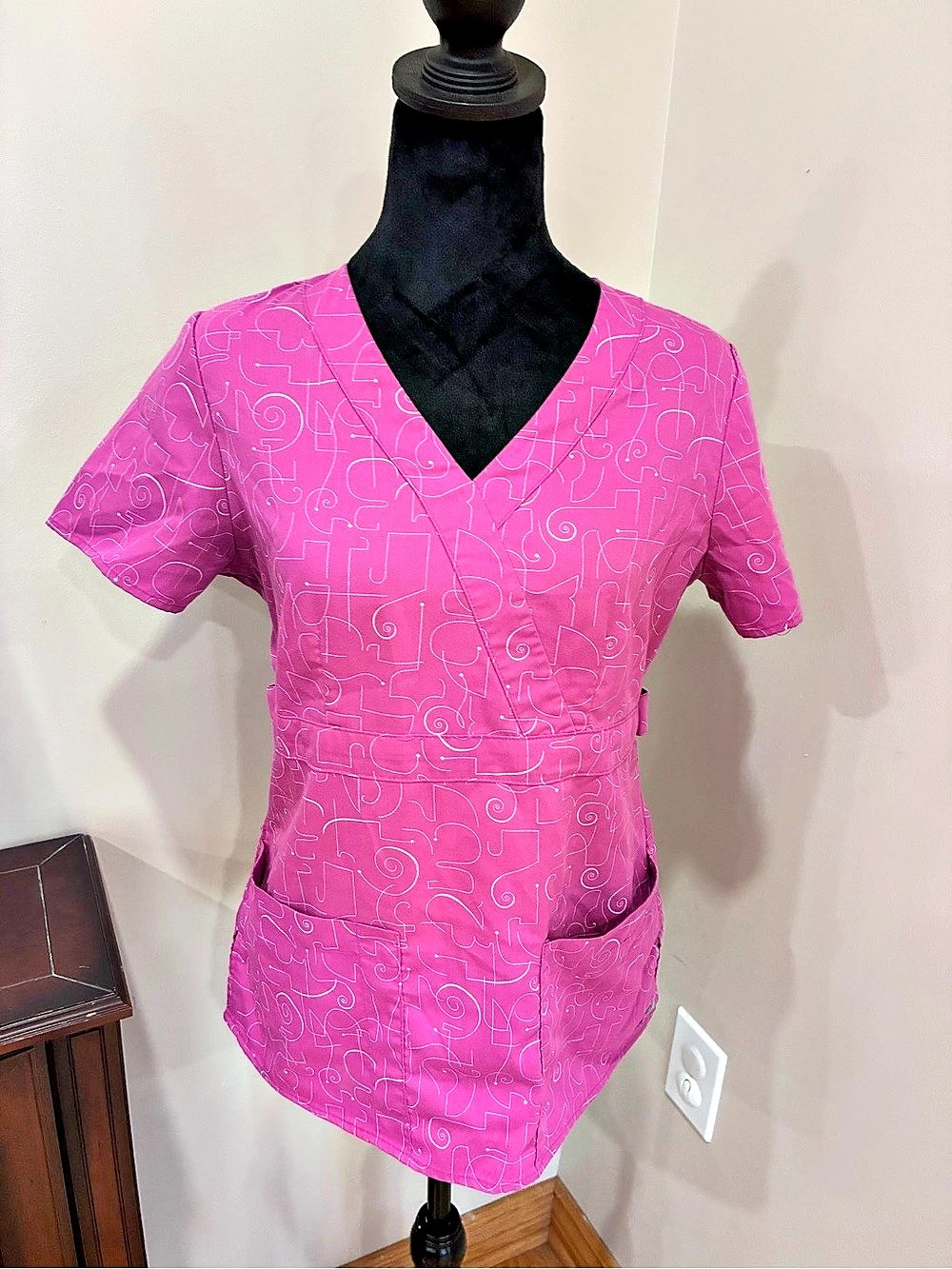 Grey’s Anatomy by Barco Pink Printed Mock Wrap Scrub Top Size Small